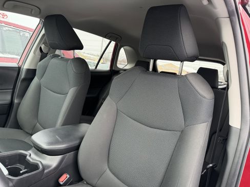 Used 2023 Toyota RAV4 LE image 9