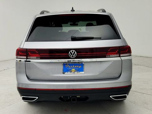 Used 2024 Volkswagen Atlas SE FWD image 7