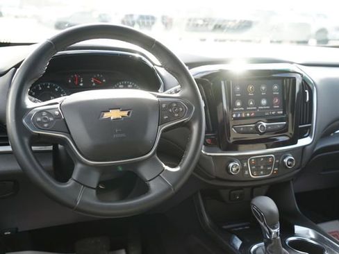 Used 2023 Chevrolet Traverse LT image 11