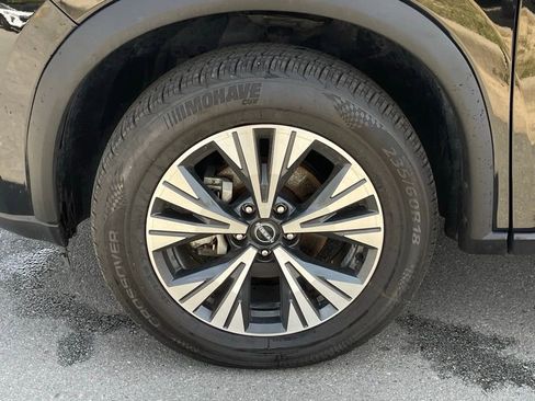 Used 2023 Nissan Rogue SV image 32