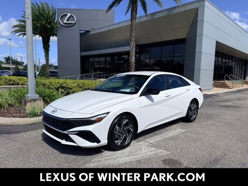 Used 2025 Hyundai Elantra Sport image 1