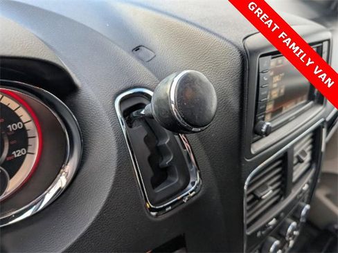 Used 2019 Dodge Grand Caravan SXT image 23