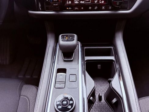 Used 2025 Nissan Pathfinder SV AWD/4WD image 15