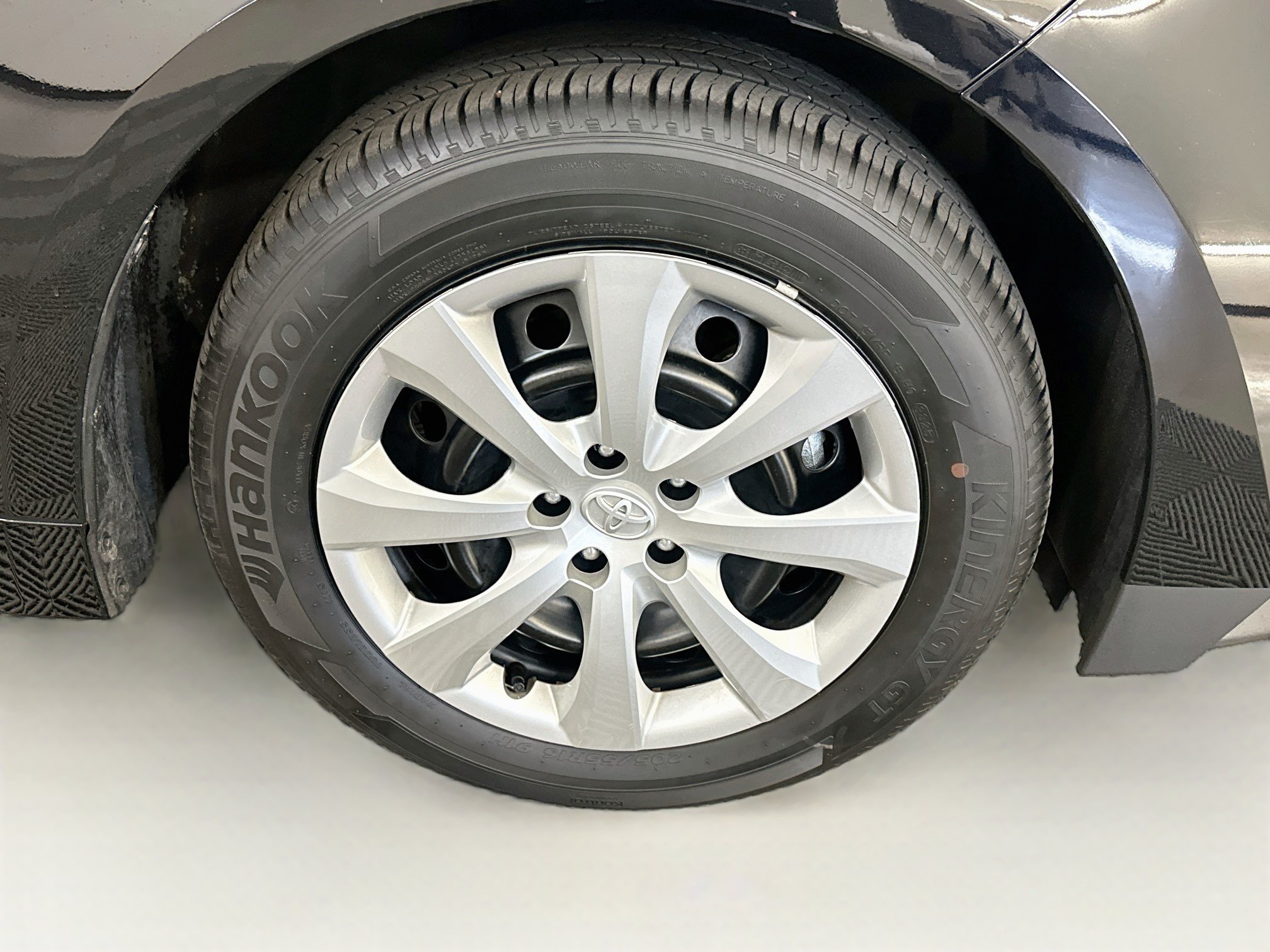 Used 2026 Toyota Corolla LE FWD image 11