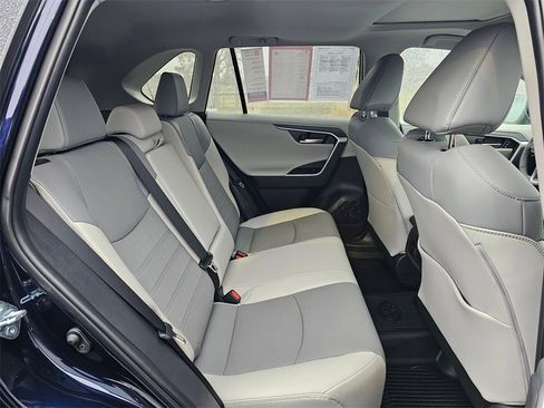 Used 2025 Toyota RAV4 Limited image 12
