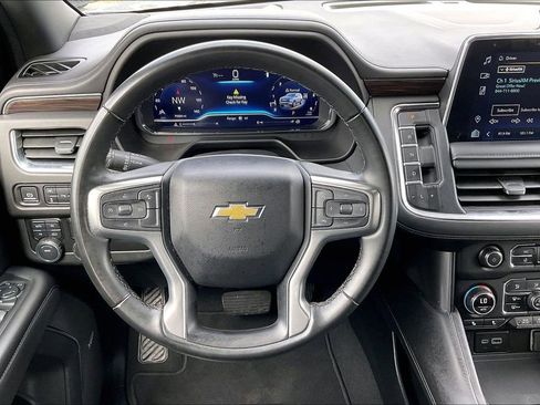 Used 2024 Chevrolet Suburban LT AWD/4WD image 8