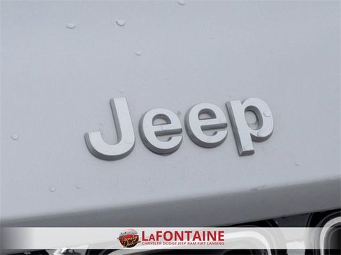 Certified 2024 Jeep Grand Cherokee L Limited w/ Luxury Tech Group II image 9