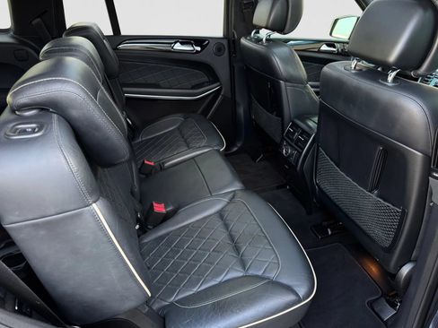 Used 2016 Mercedes-Benz GL 550 4MATIC image 21