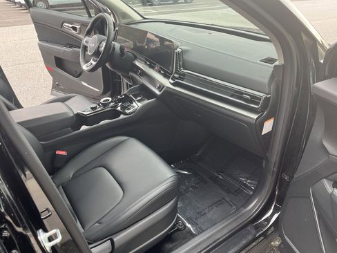 Used 2024 Kia Sportage EX w/ EX Premium Package image 17