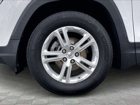 Used 2023 GMC Terrain SLE w/ Driver Convenience Package image 21