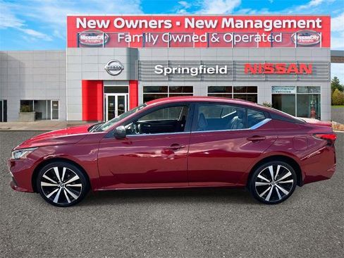 Certified 2022 Nissan Altima 2.5 SR image 4