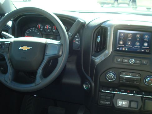 New 2026 Chevrolet Silverado 2500 Custom w/ Custom Value Package AWD/4WD image 10