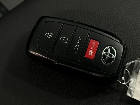 Used 2026 Toyota Camry SE FWD image 28