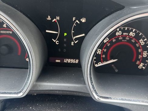 Used 2013 Toyota Highlander Limited image 12