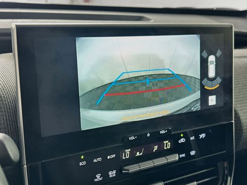 Used 2025 Toyota bZ4X FWD image 22
