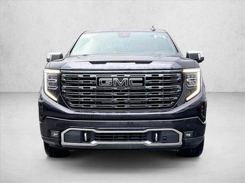 Used 2022 GMC Sierra 1500 Denali Ultimate AWD/4WD image 3