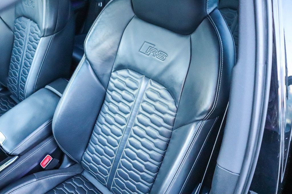 Used 2022 Audi RS 6 w/ Carbon Optic Package AWD/4WD image 28