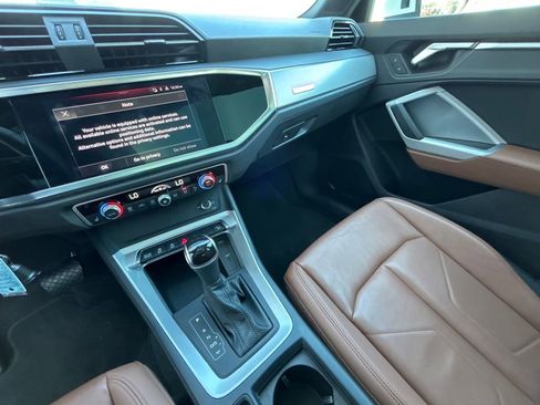 Used 2022 Audi Q3 2.0T Premium image 24