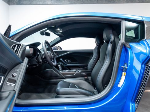Used 2017 Audi R8 V10 plus AWD/4WD image 6