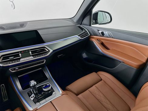 Used 2022 BMW X5 xDrive40i w/ M Sport Package image 25