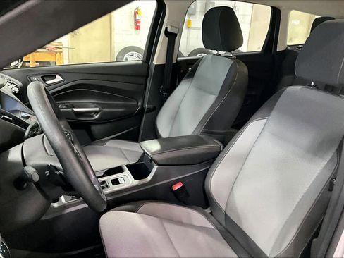 Used 2017 Ford Escape SE w/ Equipment Group 201A AWD/4WD image 8