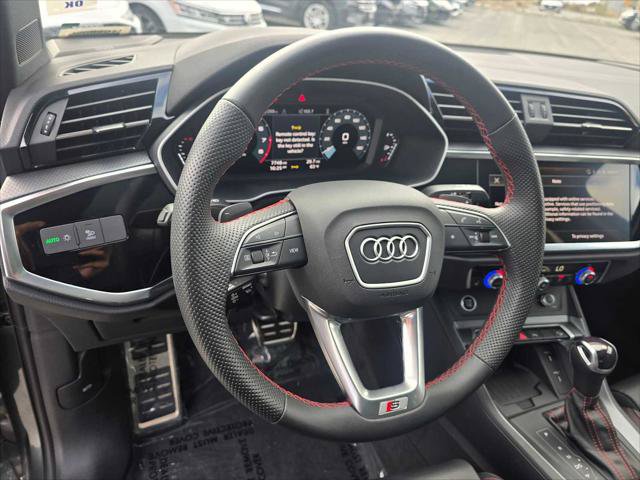 Used 2025 Audi Q3 2.0T Premium Plus w/ Premium Plus Package AWD/4WD image 26