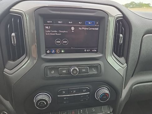 Used 2022 Chevrolet Silverado 1500 Custom Trail Boss AWD/4WD image 15