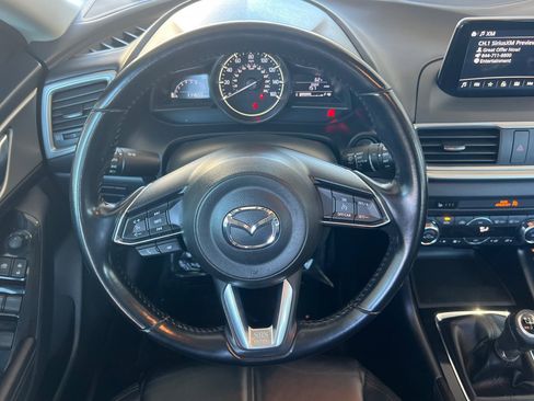 Used 2018 MAZDA MAZDA3 Touring image 14