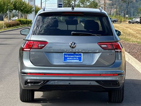 Used 2022 Volkswagen Tiguan SE R-Line AWD/4WD image 4