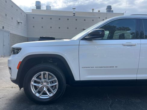 New 2026 Jeep Grand Cherokee L Laredo AWD/4WD image 9