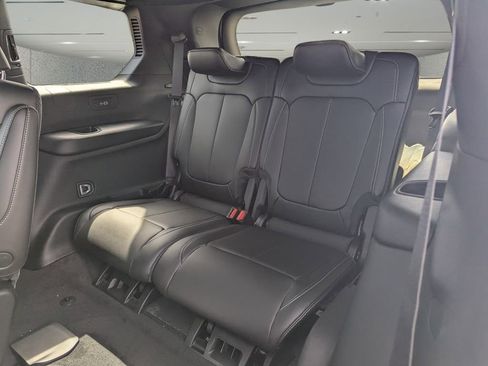 New 2026 Jeep Grand Cherokee L Limited RWD image 7