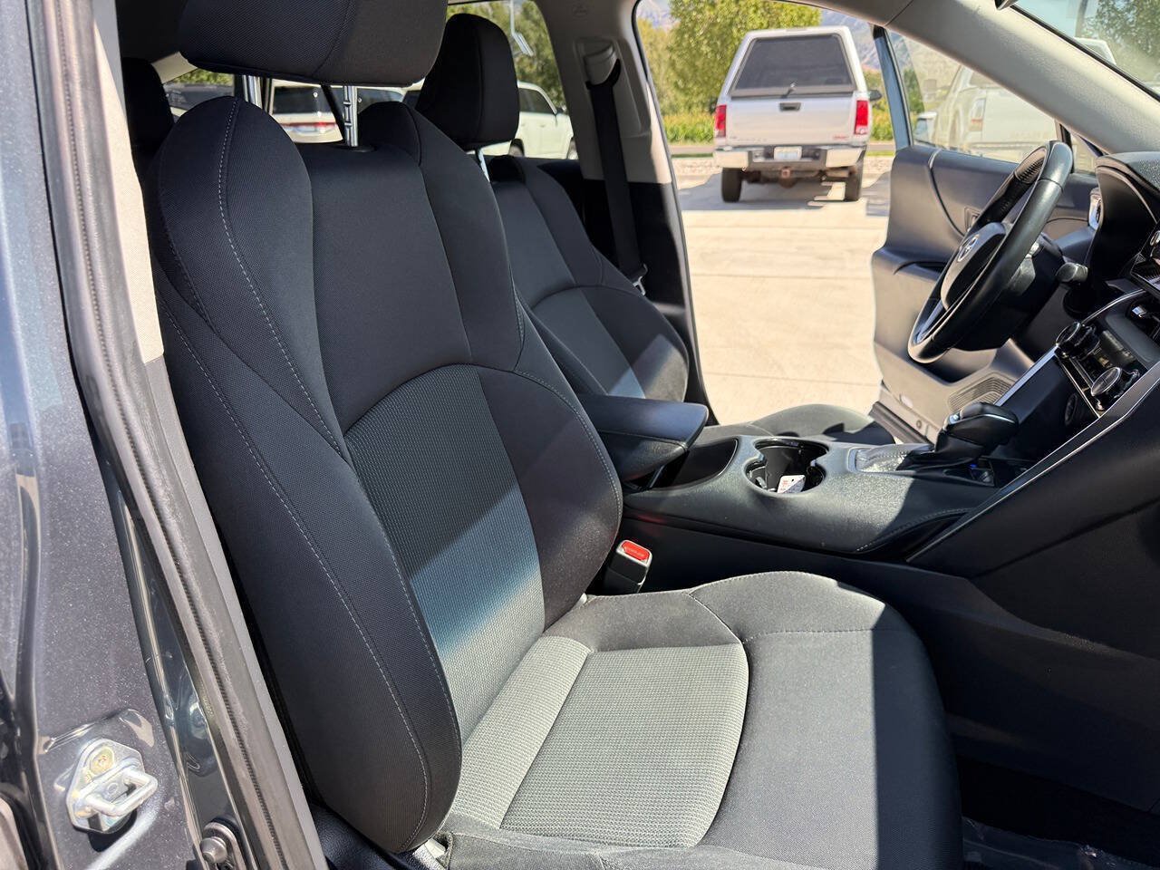 Used 2024 Toyota Venza LE AWD/4WD image 22