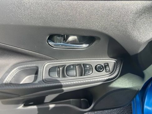 Used 2021 Nissan Versa SV FWD image 6