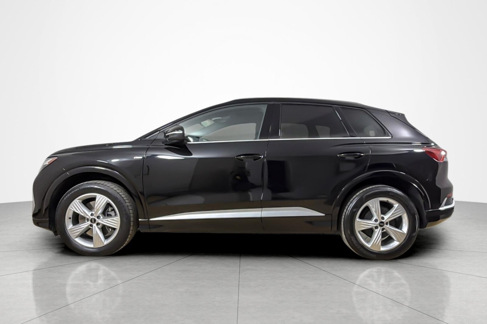 Certified 2023 Audi Q4 e-tron Premium w/ Convenience Package AWD/4WD image 2