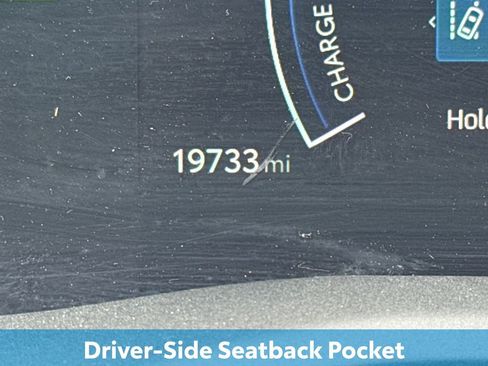 Used 2025 Toyota Camry LE w/ Convenience Package image 15