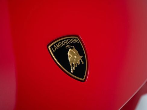 Used 2021 Lamborghini Huracan EVO RWD image 30