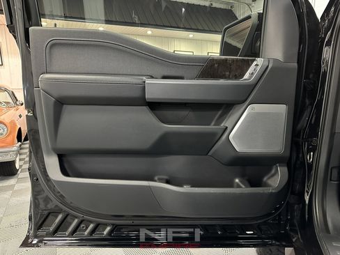 Used 2021 Ford F150 Lariat w/ Equipment Group 502A High image 37