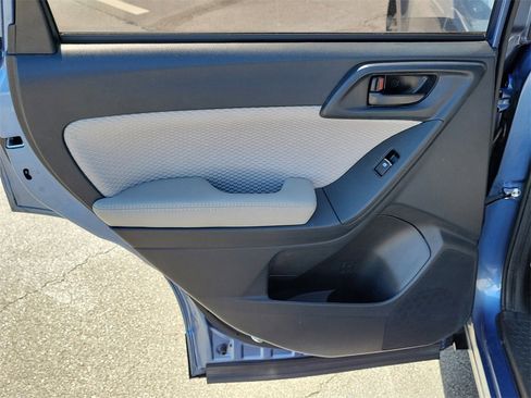 Used 2017 Subaru Forester 2.5i w/ Alloy Wheel Package image 9