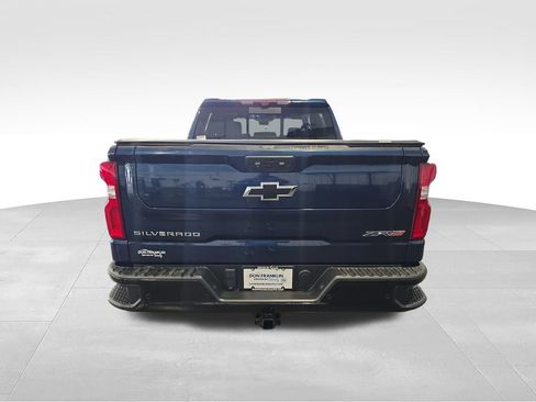 Used 2023 Chevrolet Silverado 1500 ZR2 w/ Technology Package AWD/4WD image 4