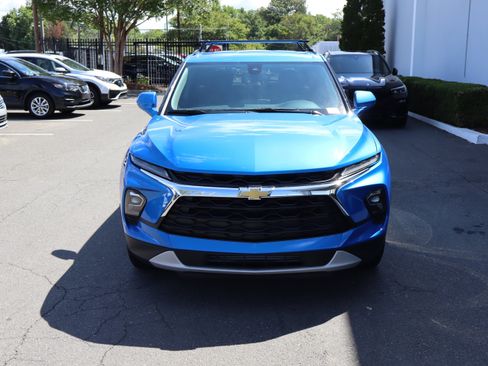 Used 2026 Chevrolet Blazer LT w/ Convenience Package FWD image 3