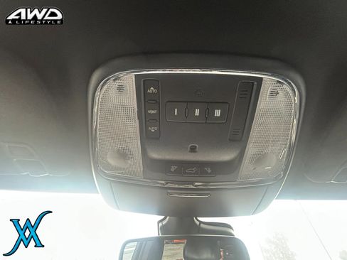 Used 2018 Dodge Durango R/T w/ Technology Group AWD/4WD image 47