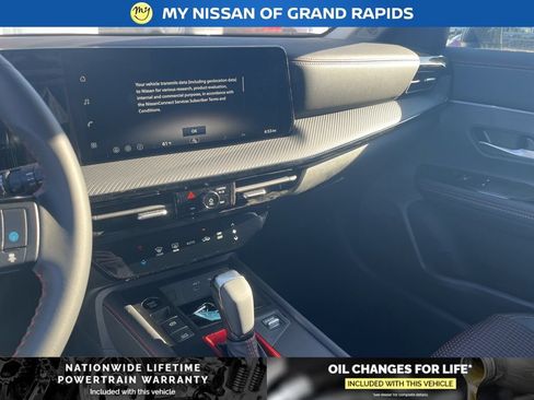 New 2026 Nissan Kicks SR AWD/4WD image 17