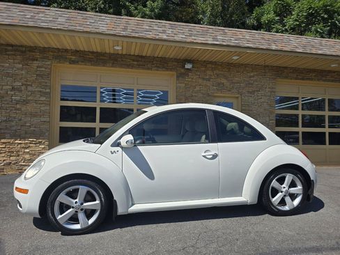 Used 2008 Volkswagen Beetle Triple White Edition FWD image 15