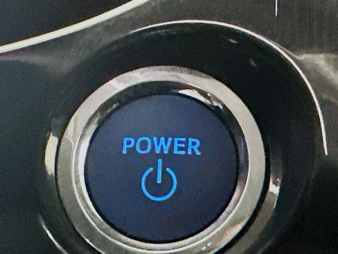 Used 2022 Toyota Prius L Eco image 20