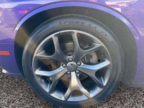 Used 2016 Dodge Challenger R/T w/ Driver Convenience Group RWD image 14