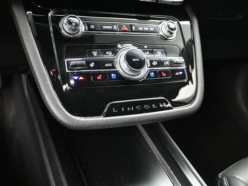 Used 2022 Lincoln Corsair FWD w/ Premium Package image 16