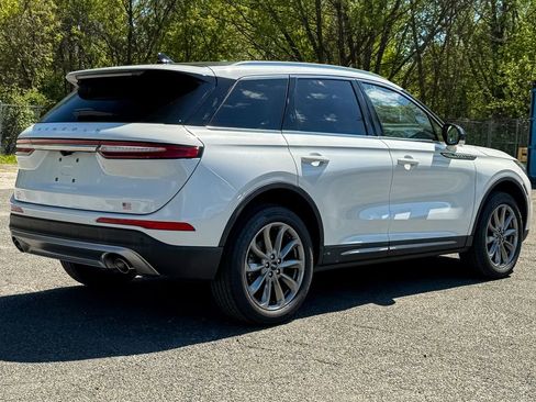 Used 2022 Lincoln Corsair AWD w/ Premium Package image 3