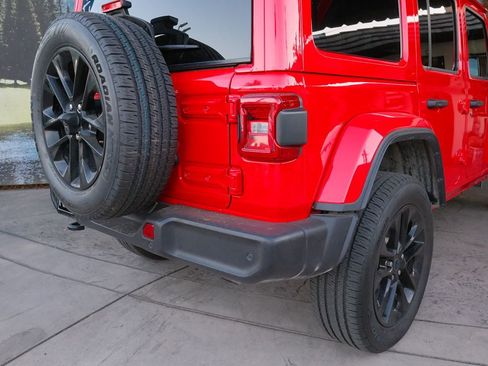 Used 2025 Jeep Wrangler Sahara w/ Safety Group image 38