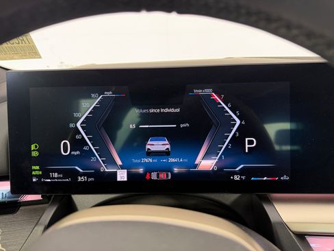 Used 2024 BMW 540i xDrive w/ Executive Package image 19