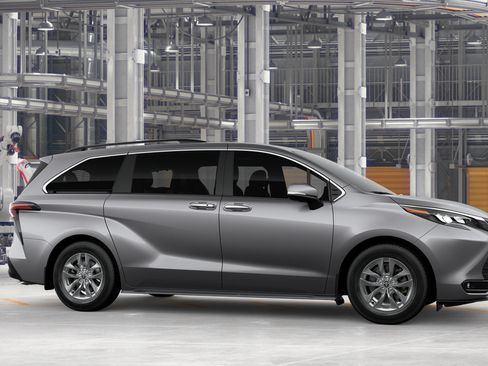 New 2026 Toyota Sienna XLE FWD image 13